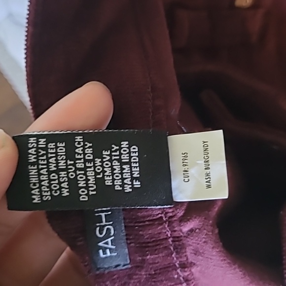 FashionNova pants /wash burgundy color size 0/24 - Picture 8 of 8
